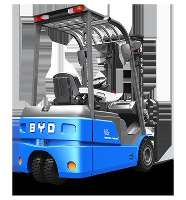 Fabriqué en Chine, le chariot élévateur électrique à trois pivots de BYD pèse entre 1,6 et 2,0 tonnes