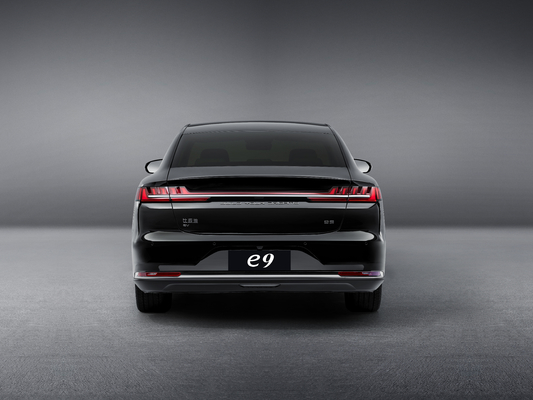 BYD e9 véhicule d'affaires électrique pur de haute performance avec une autonomie de 506 kilomètres