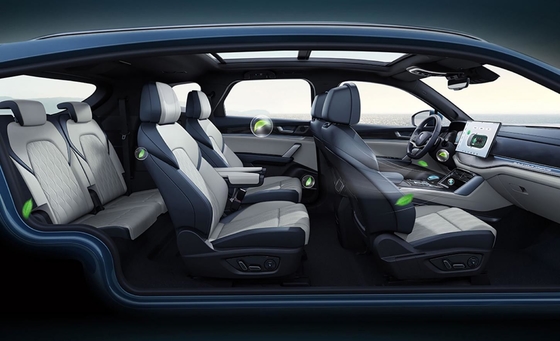 Le grand SUV hybride de BYD, Tang Dmi, est venu pour la perturbation.